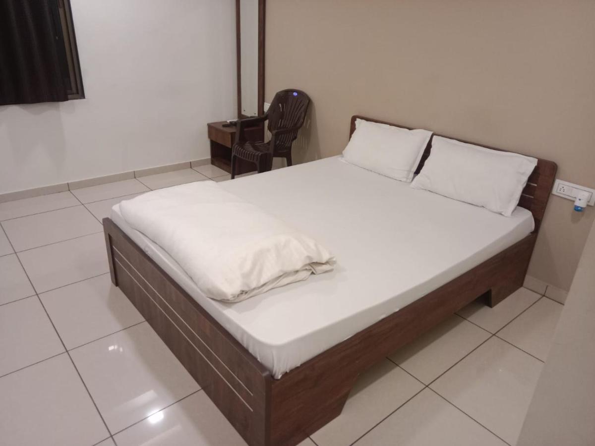 Hotel Shreeji'S Gandhinagar Dış mekan fotoğraf