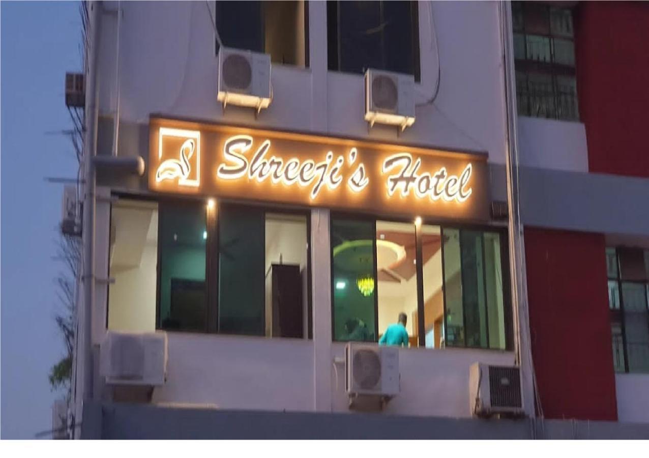 Hotel Shreeji'S Gandhinagar Dış mekan fotoğraf